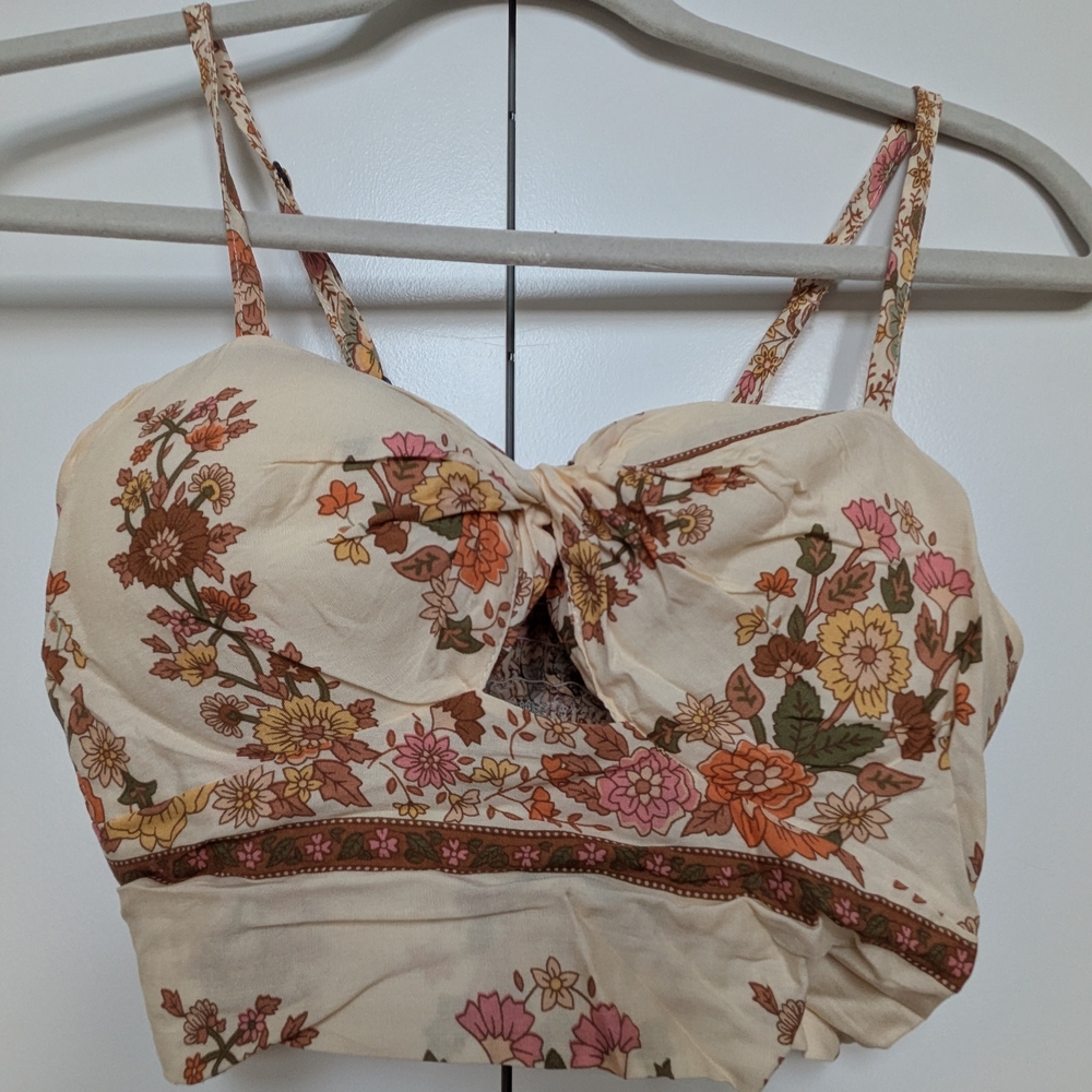 Floral Print Crop Top - Picture 6 of 12